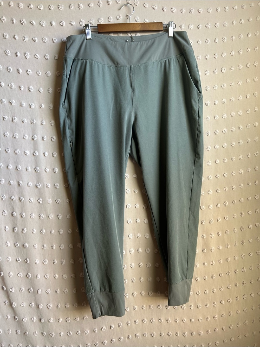 Patagonia Women’s Happy Hike Studio Pants Sz XL Light Grey